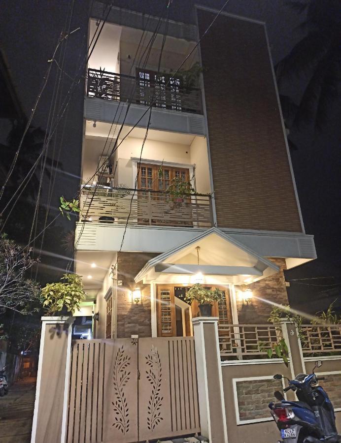 High Island Homestay Kochi Exterior photo